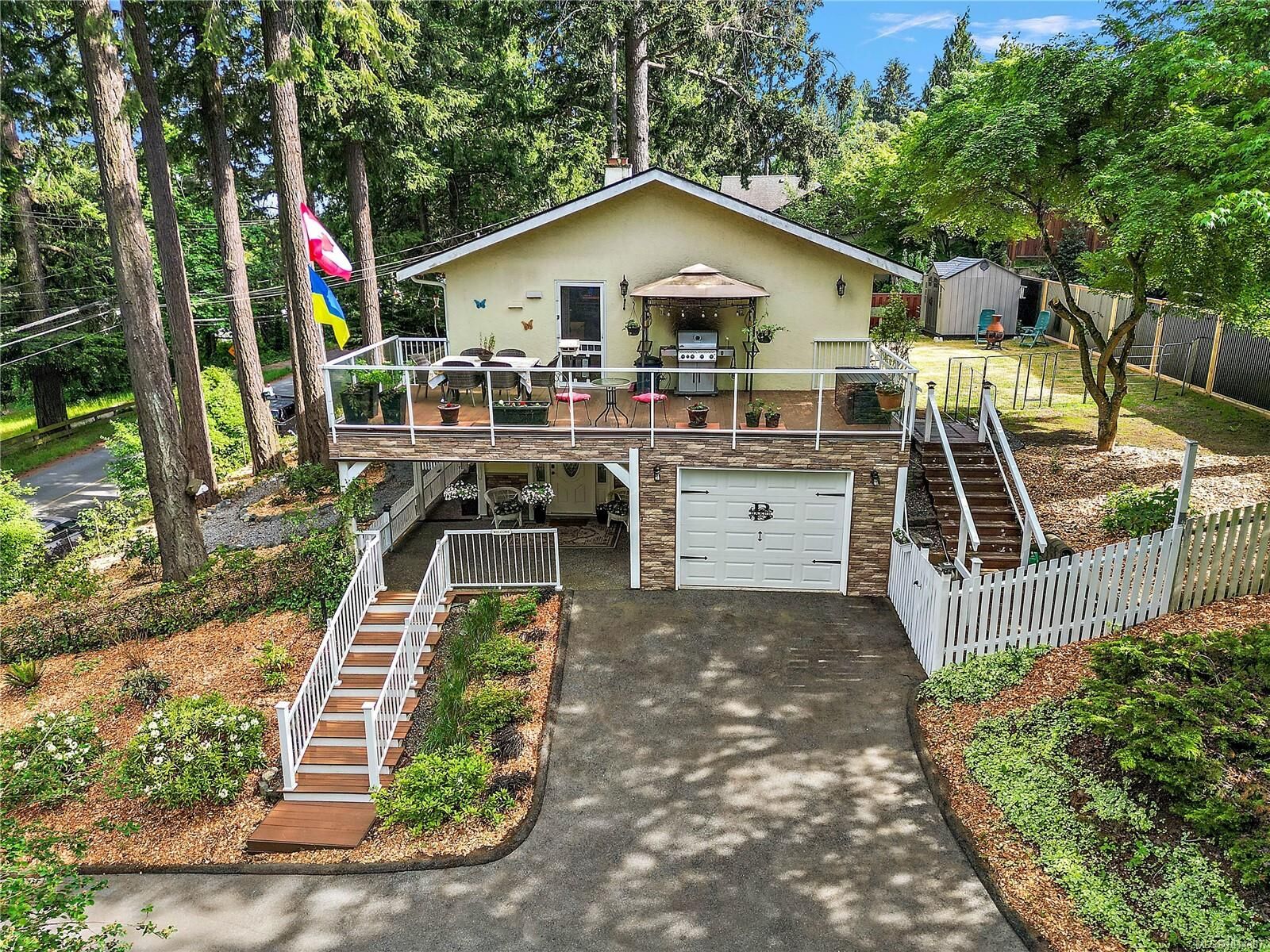 Property Photo:  6864 East Saanich Rd  BC V8Z 5Y9 