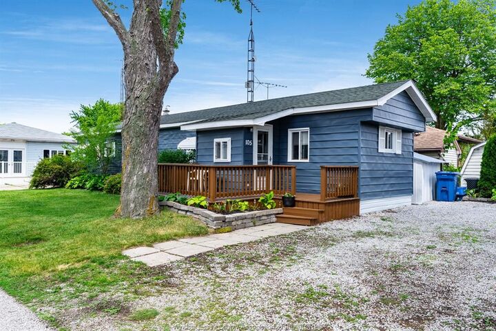 Property Photo: 105 Brooks Boulevard ON N8N 2P7