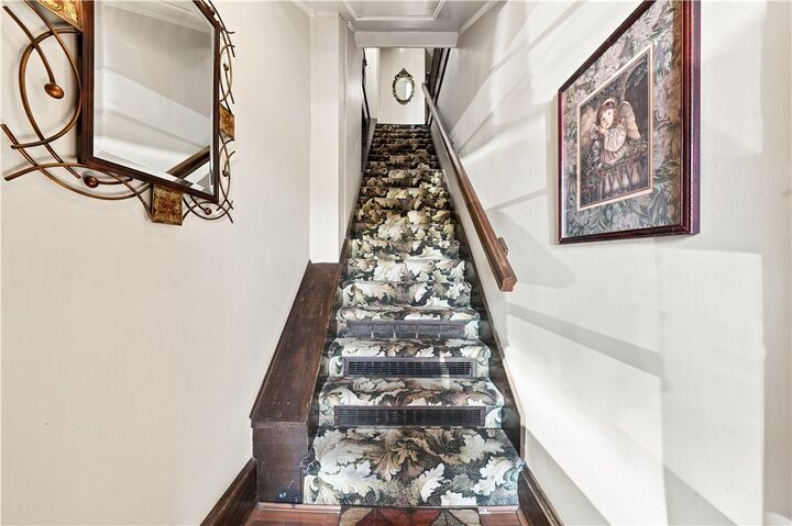 Property Photo:  1329 Anderson Rd  PA 15209 