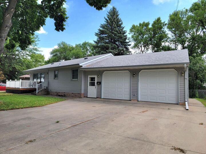 Property Photo:  119 Elizabeth Drive  SD 57401 