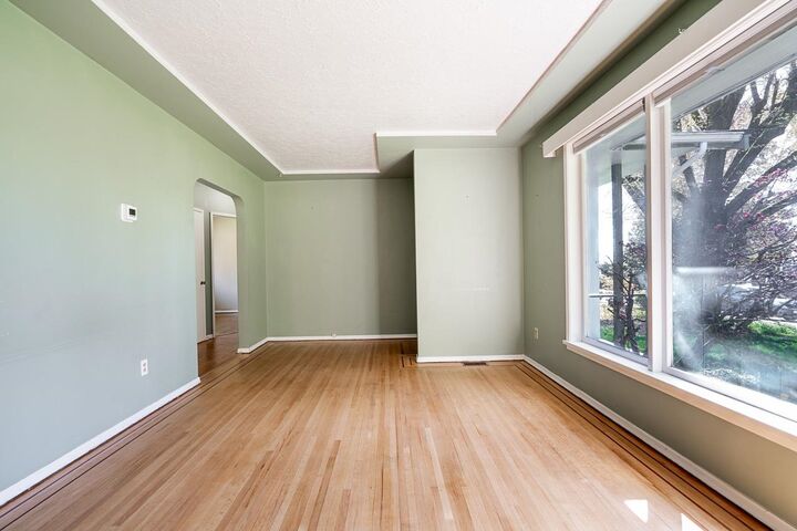 Property Photo: 15405 Semiahmoo Avenue BC V4B 1T6