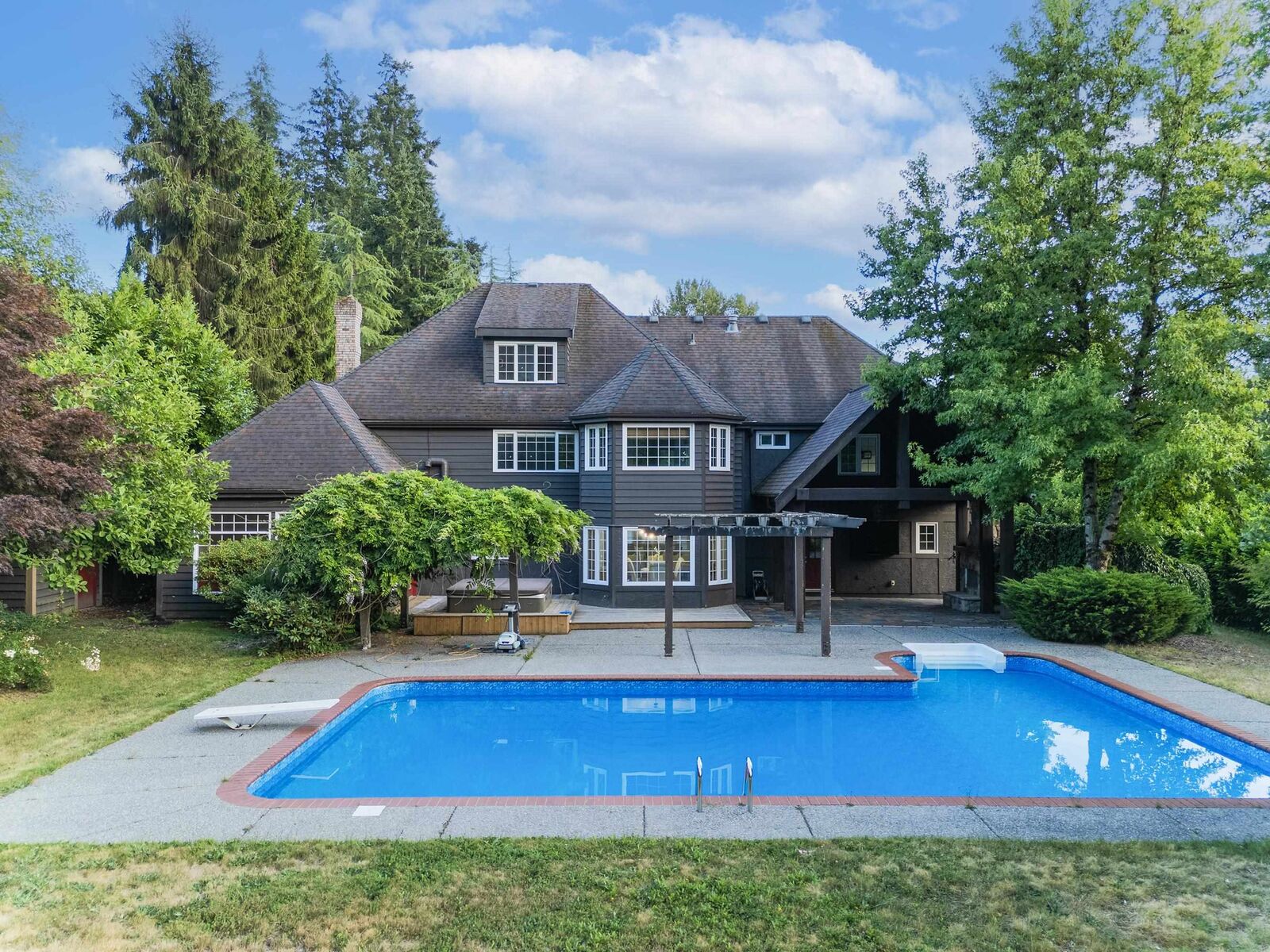 Property Photo: 13411 25th Avenue BC V4P 1Y8