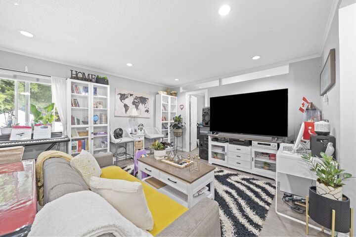 189 E 64th Avenue — photo 1