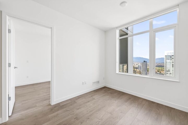 6468 Willingdon Avenue 3507 — photo 1