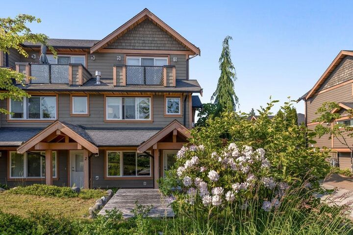 Property Photo: 728 Gibsons Way 3 BC V0N 1V9