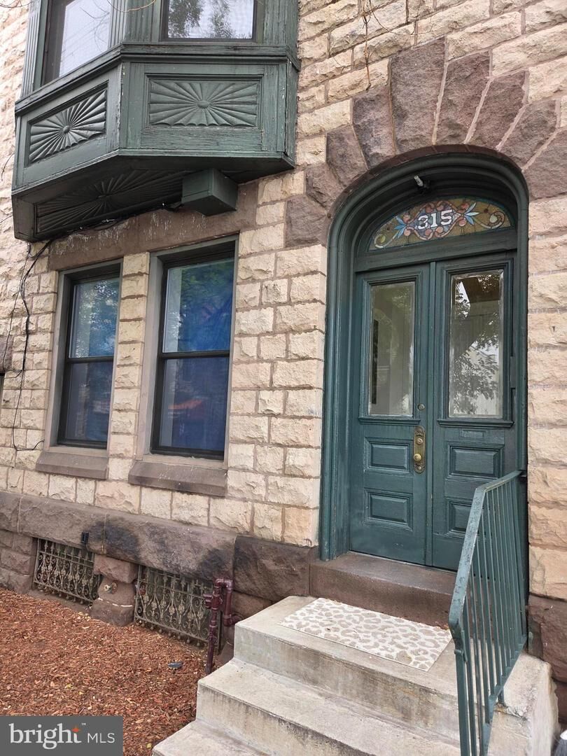 Property Photo: 315 N 6th Street 2F PA 19601