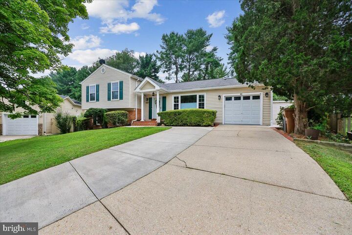 Property Photo: 11 Lodge Place MD 20850