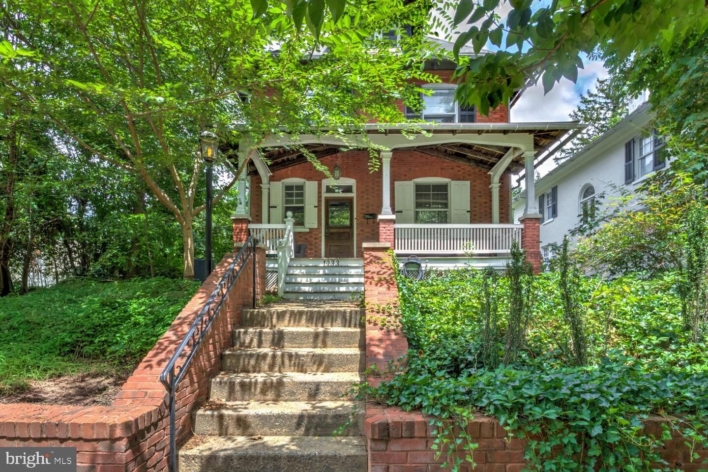 Property Photo: 1033 Woods Avenue PA 17603