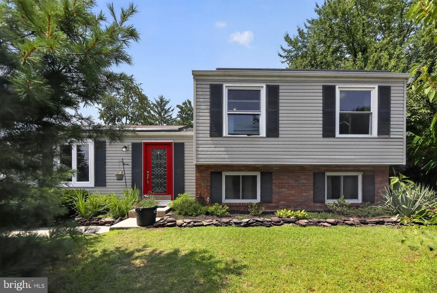 Property Photo:  3 Foxwood Court  NJ 08081 