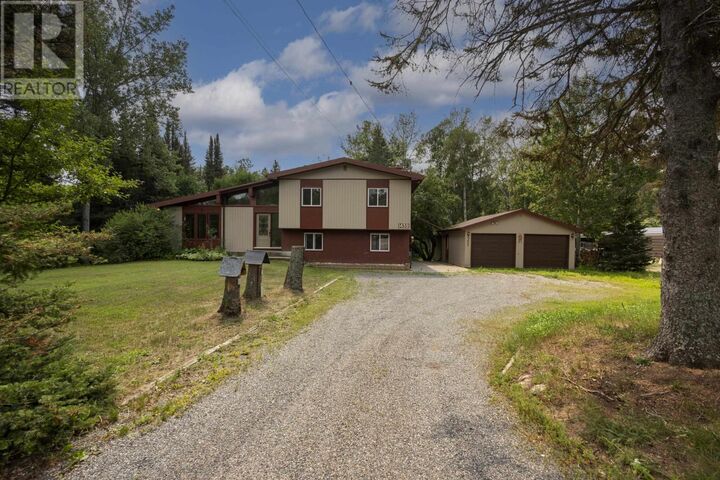 Property Photo: 1439 Louis St ON P7G 1J6