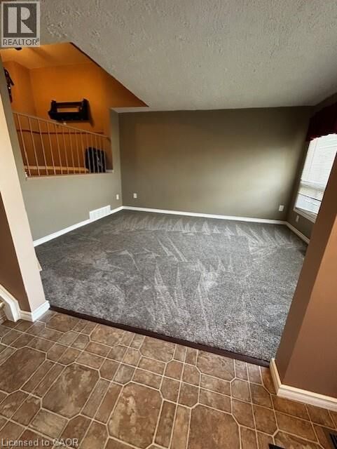 Property Photo:  5 Woodlawn Court 102  ON L3M 3T4 