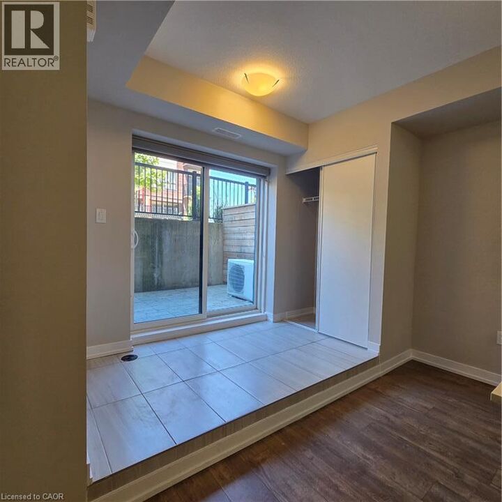 Property Photo:  20 Palace Place E9  ON N2E 0J3 