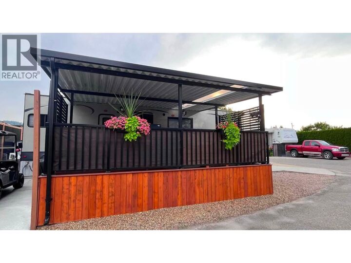 Property Photo: 415 Commonwealth Road 344 BC V4V 1P4