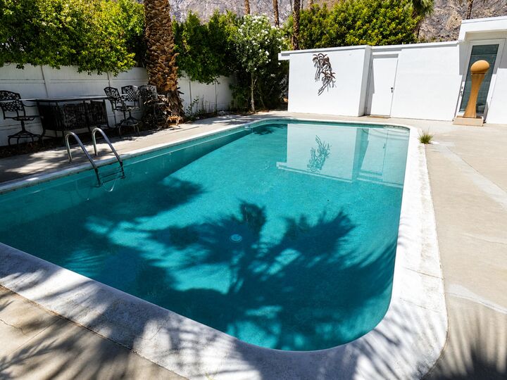 Property Photo:  866 N Topaz Circle  CA 92262 