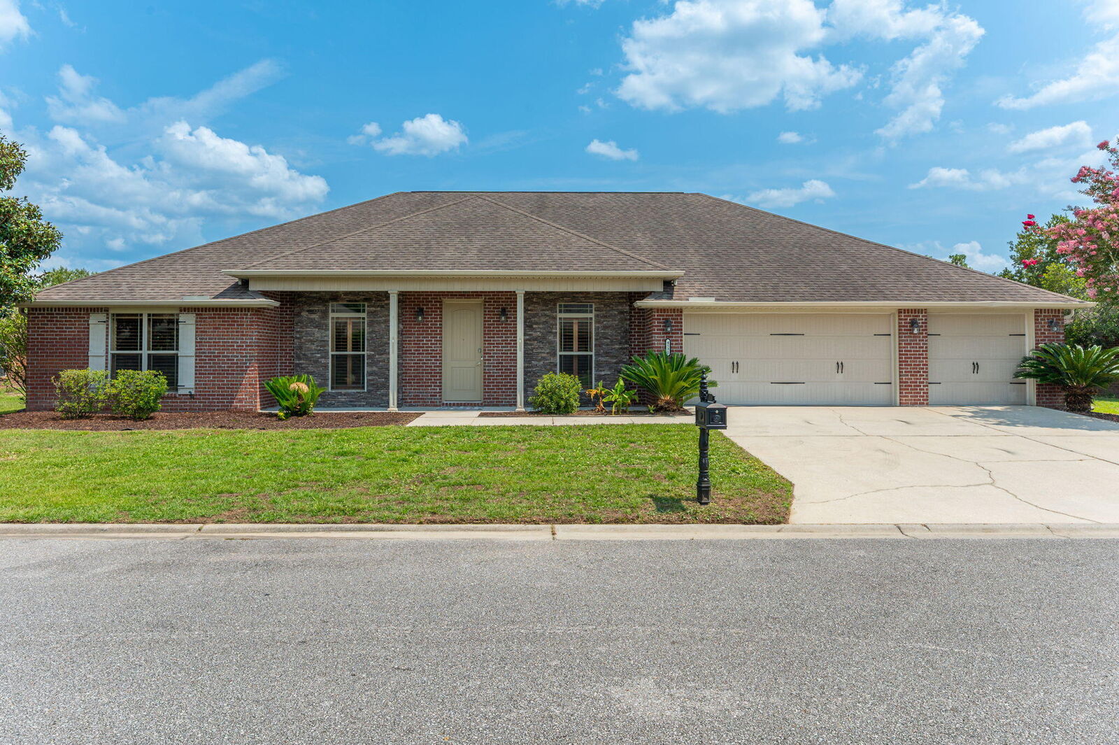 Property Photo: 4531 Annabelle Lane FL 32539