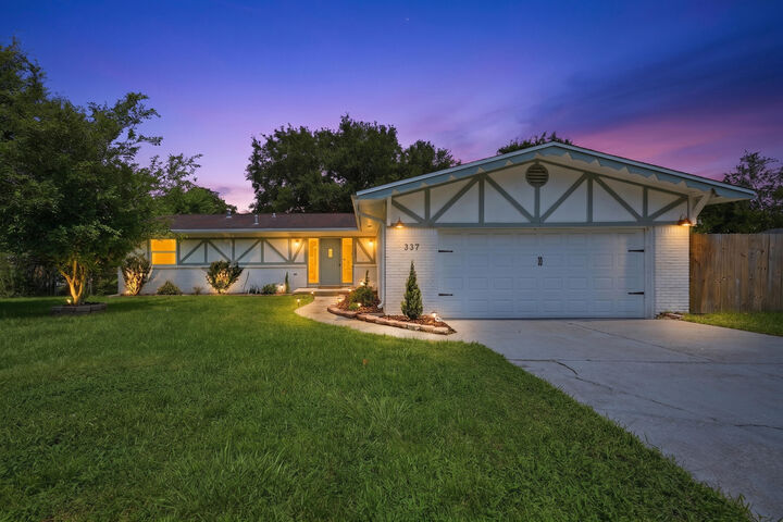 Property Photo:  337 Echo Circle  FL 32548 
