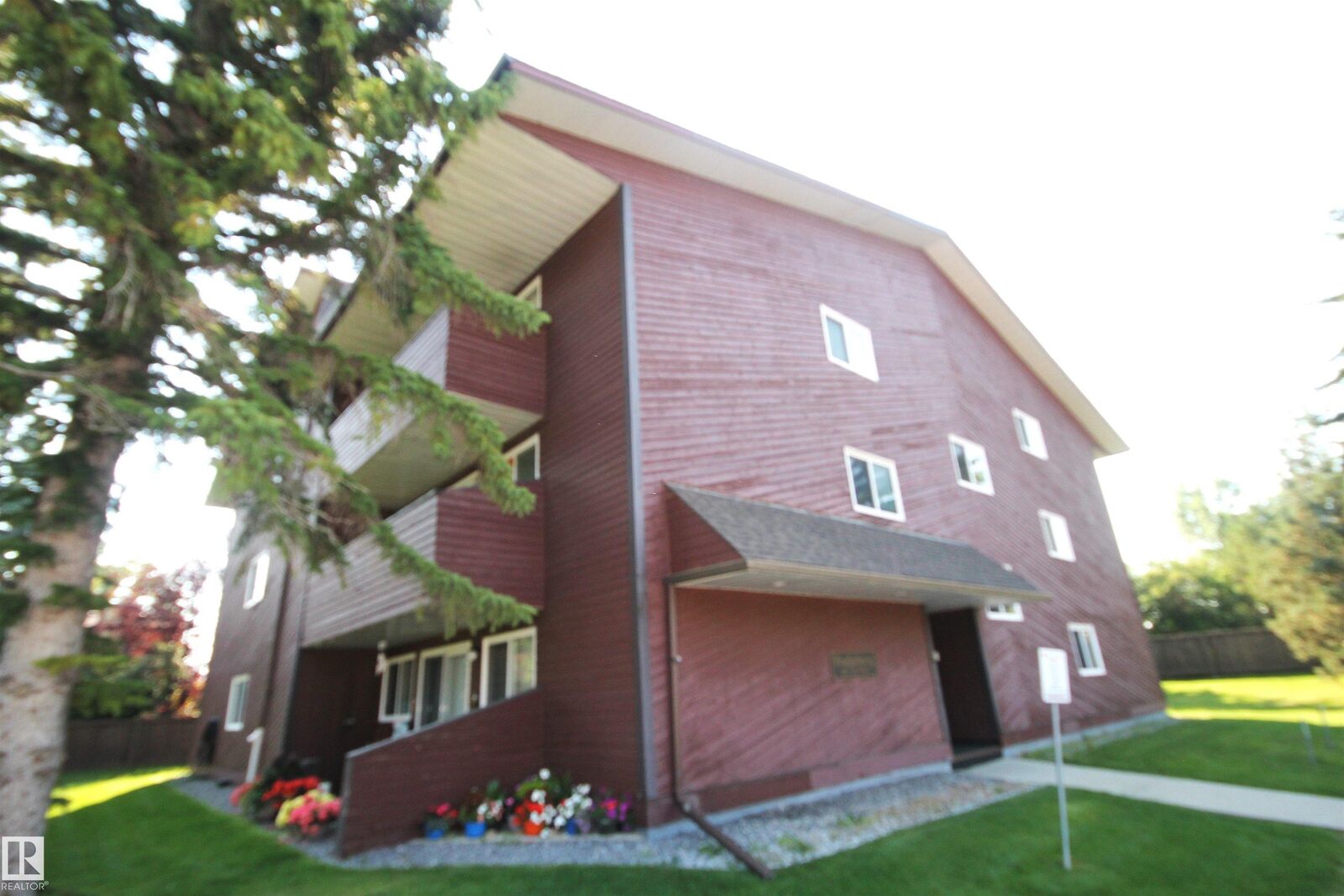 Property Photo:  2311 119 Street NW 206  AB T6J 4E2 