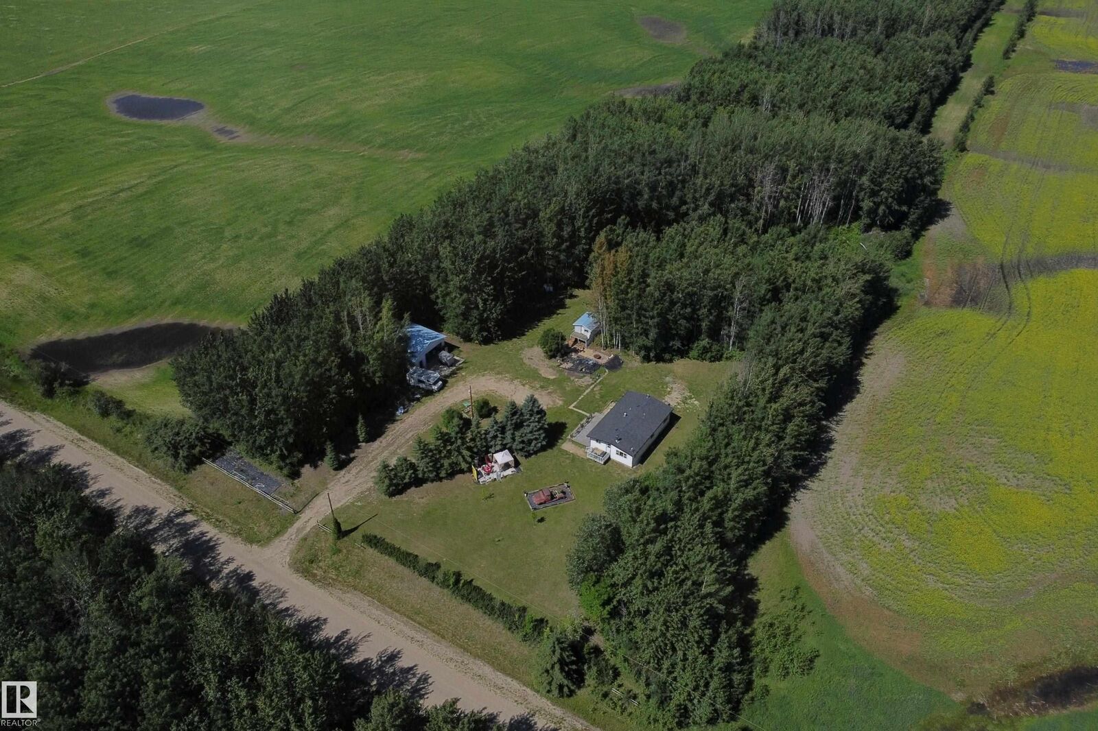Property Photo: 5318 Twp Rd 612 AB T7N 1N3