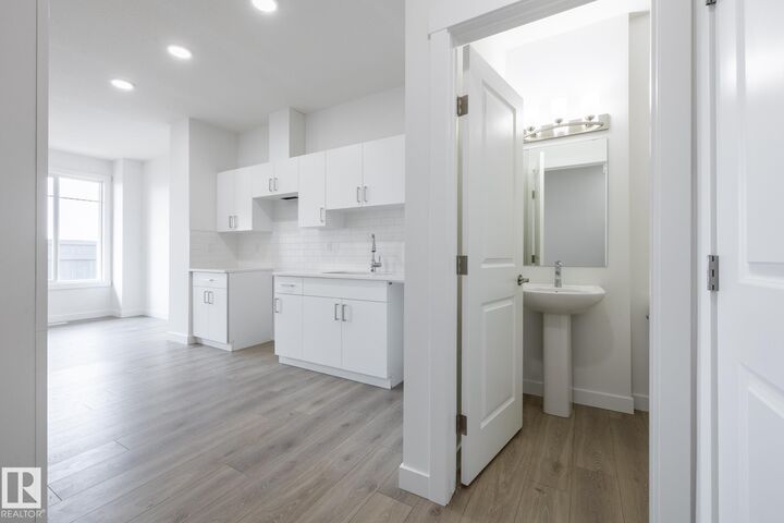 Property Photo: 7020 Keswick Common SW 21 AB T6W 5P8