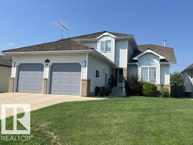 4230 48 Street — photo 1