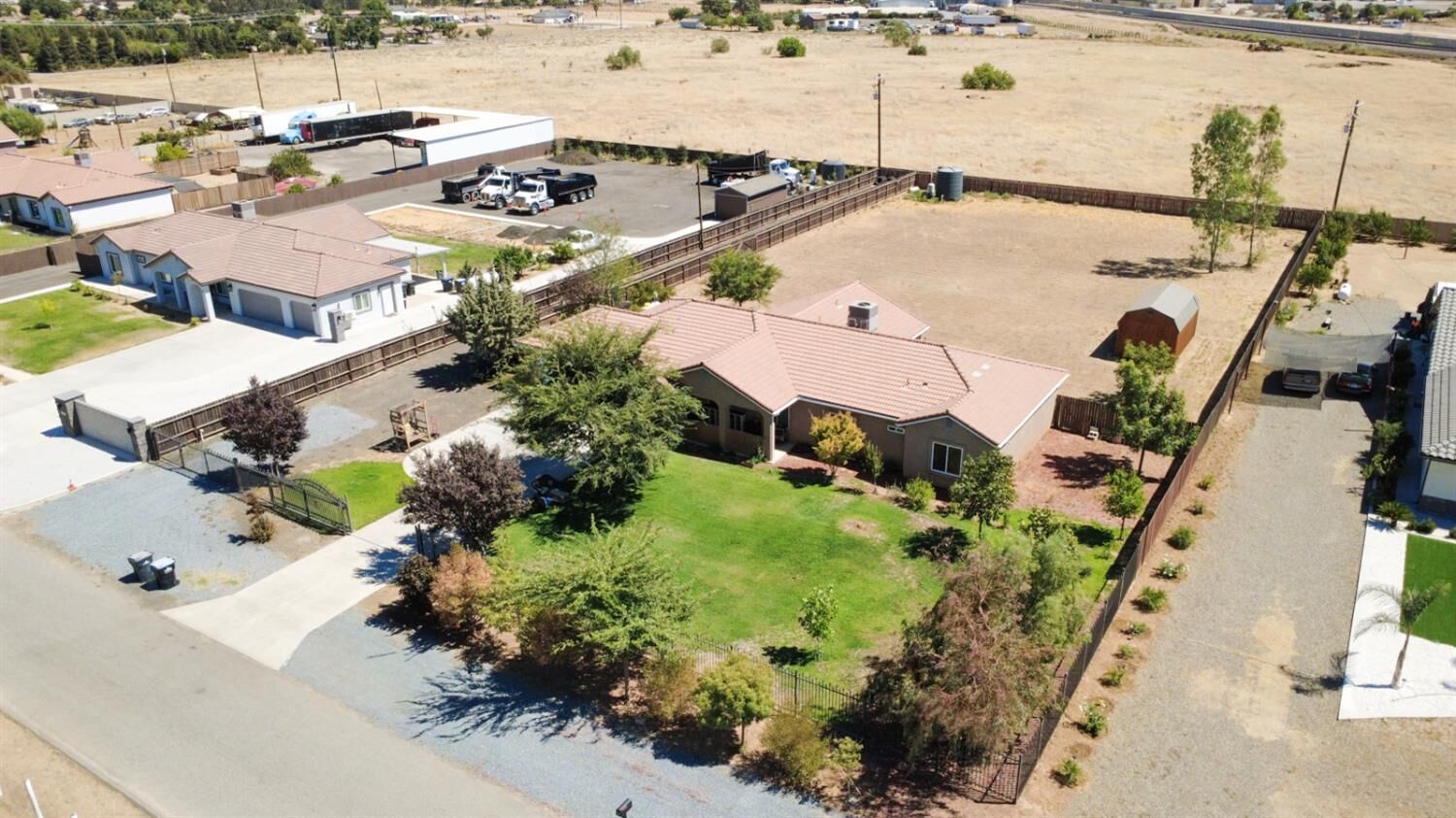 Property Photo:  28788 Avenue 16  CA 93636 