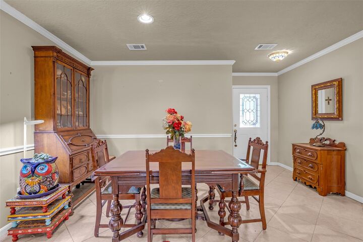 Property Photo: 106 Harbour Town Way TX 77356