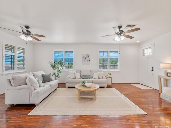 Property Photo: 92-2018 Kulihi Street HI 96707