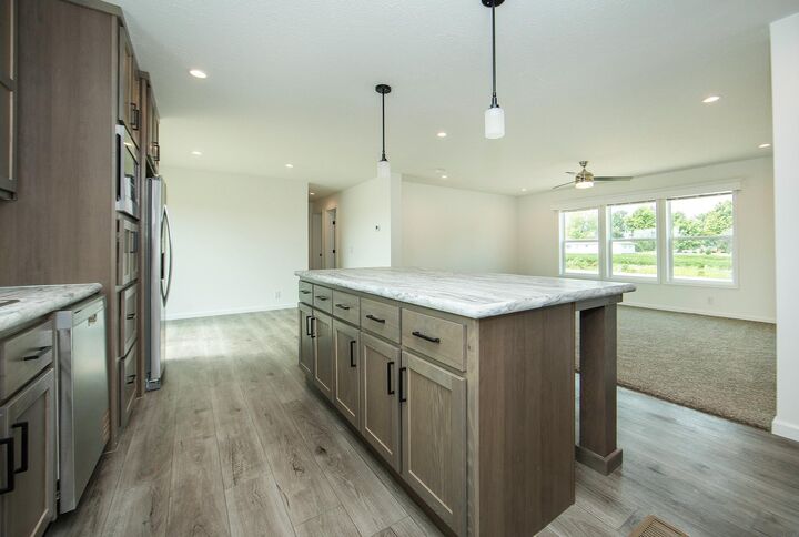 Property Photo:  905 SE 3rd Street  IA 50676 