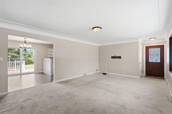 Property Photo:  2724 Barton Avenue  IA 50702 