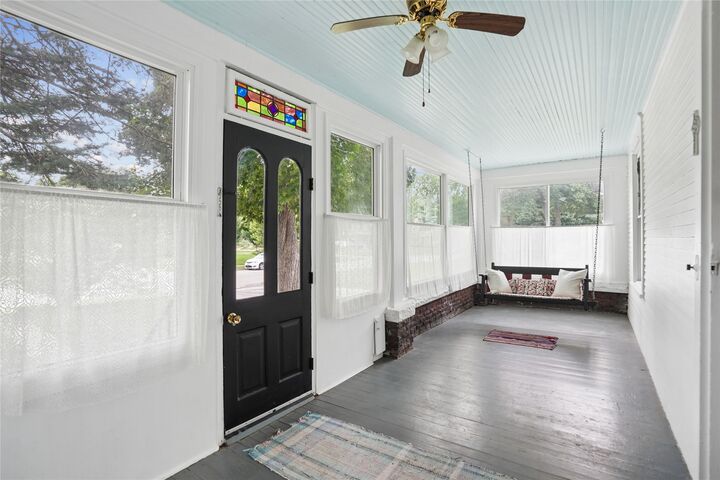 Property Photo: 3719 Cottage Grove Avenue IA 50311