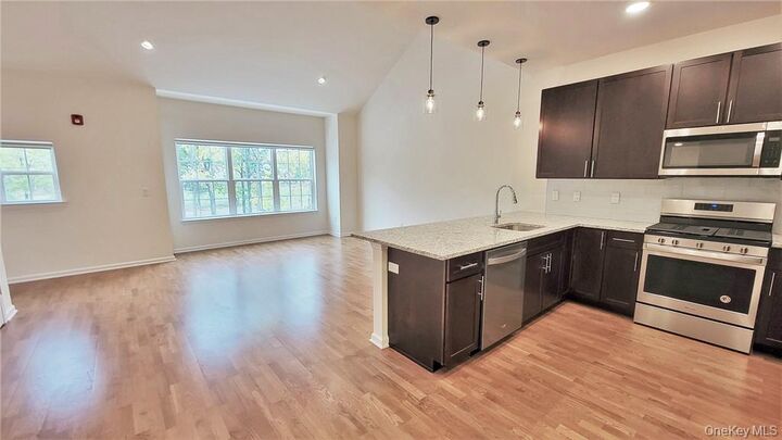 Property Photo:  260 W Main Street 6  NY 10924 
