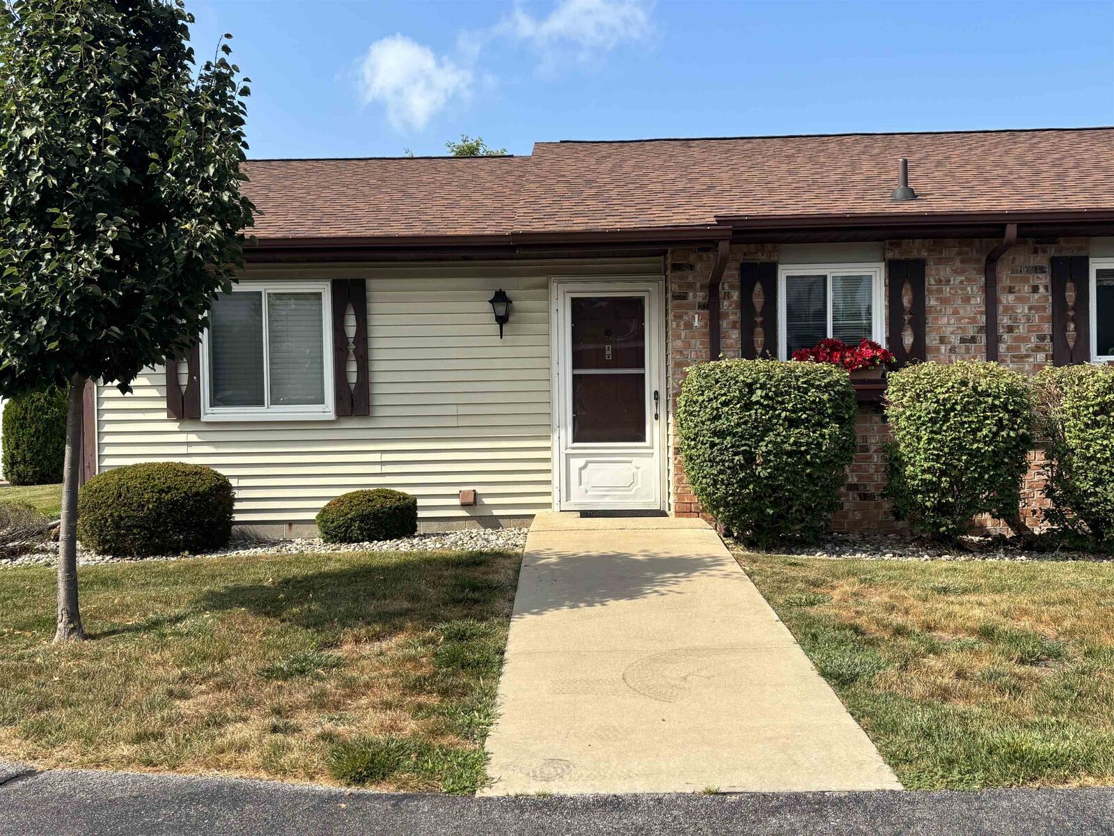 Property Photo:  437 W Schleier Street Unit 1  MI 48734 