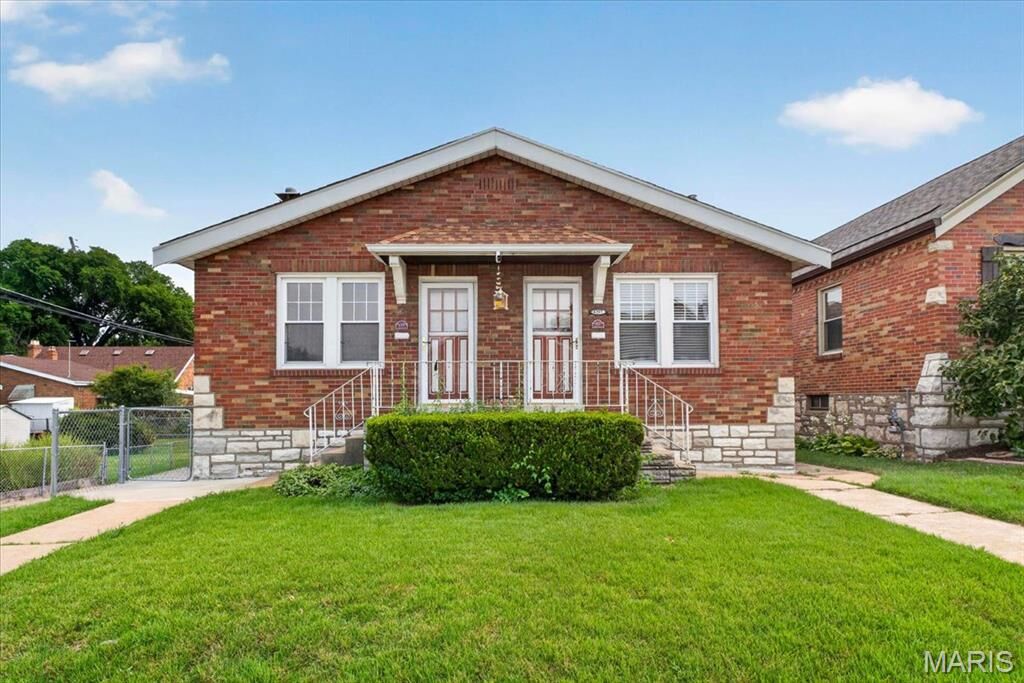 Property Photo: 4327 Tyrolean Avenue MO 63116