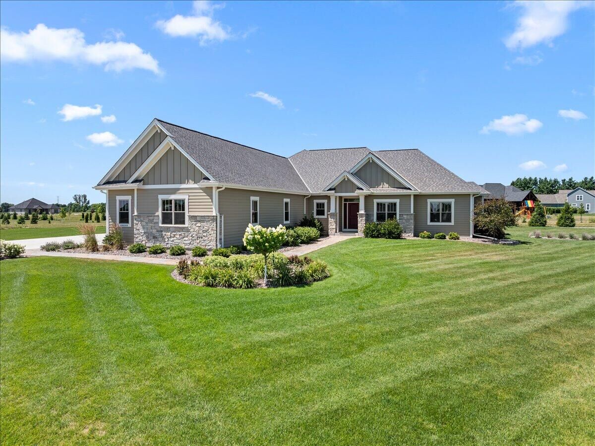 Property Photo: N83w27815 Cress-Brook Ct WI 53029