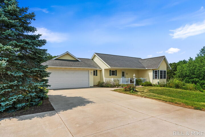 Property Photo:  5440 Dalton Ridge  MI 49408 