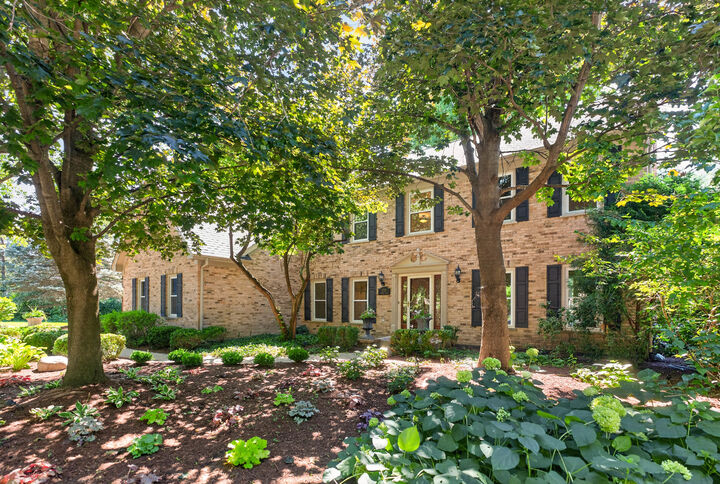 Property Photo: 1315 Hawkins Court IL 60174