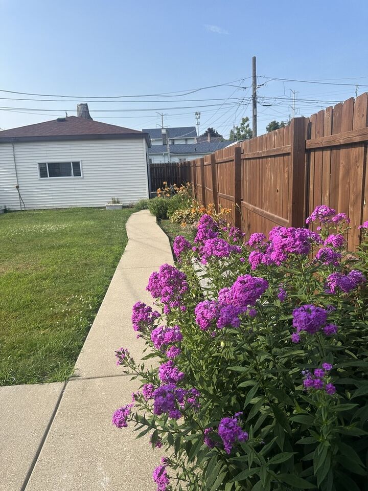 Property Photo: 1748 E 83rd Street E IL 60617
