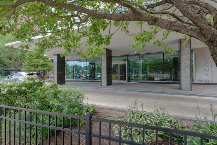 Property Photo: 3900 N Lake Shore Drive 12E IL 60613