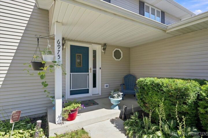 Property Photo:  6975 Center Avenue  IL 60133 
