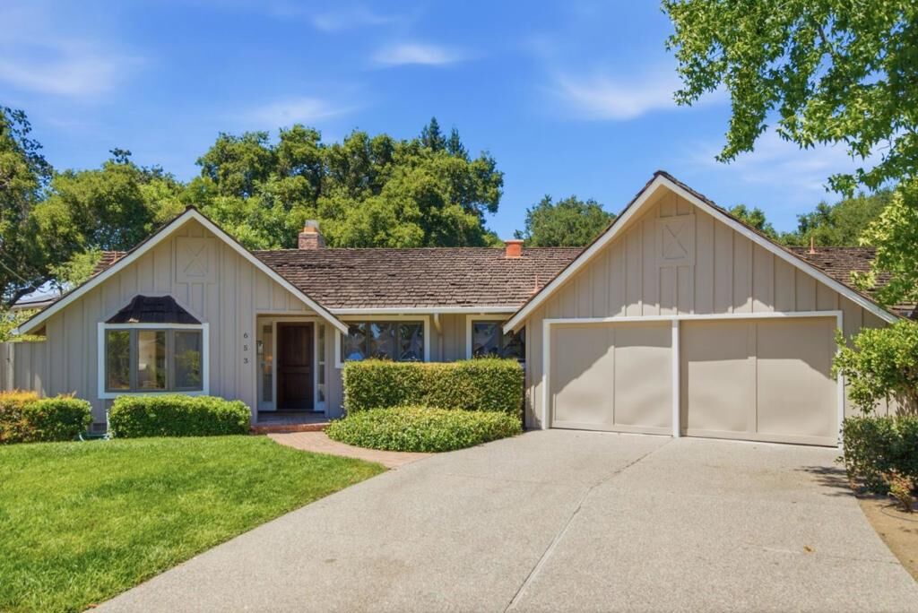 Property Photo:  653 Rosewood Court  CA 94024 