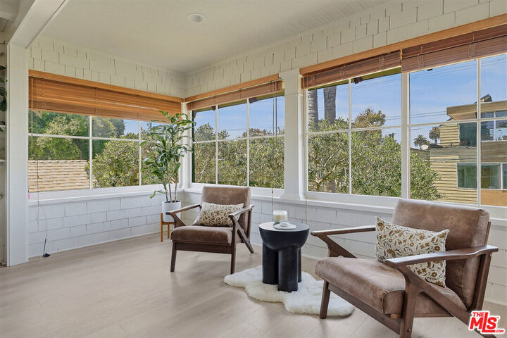 Property Photo: 218 Horizon Avenue CA 90291