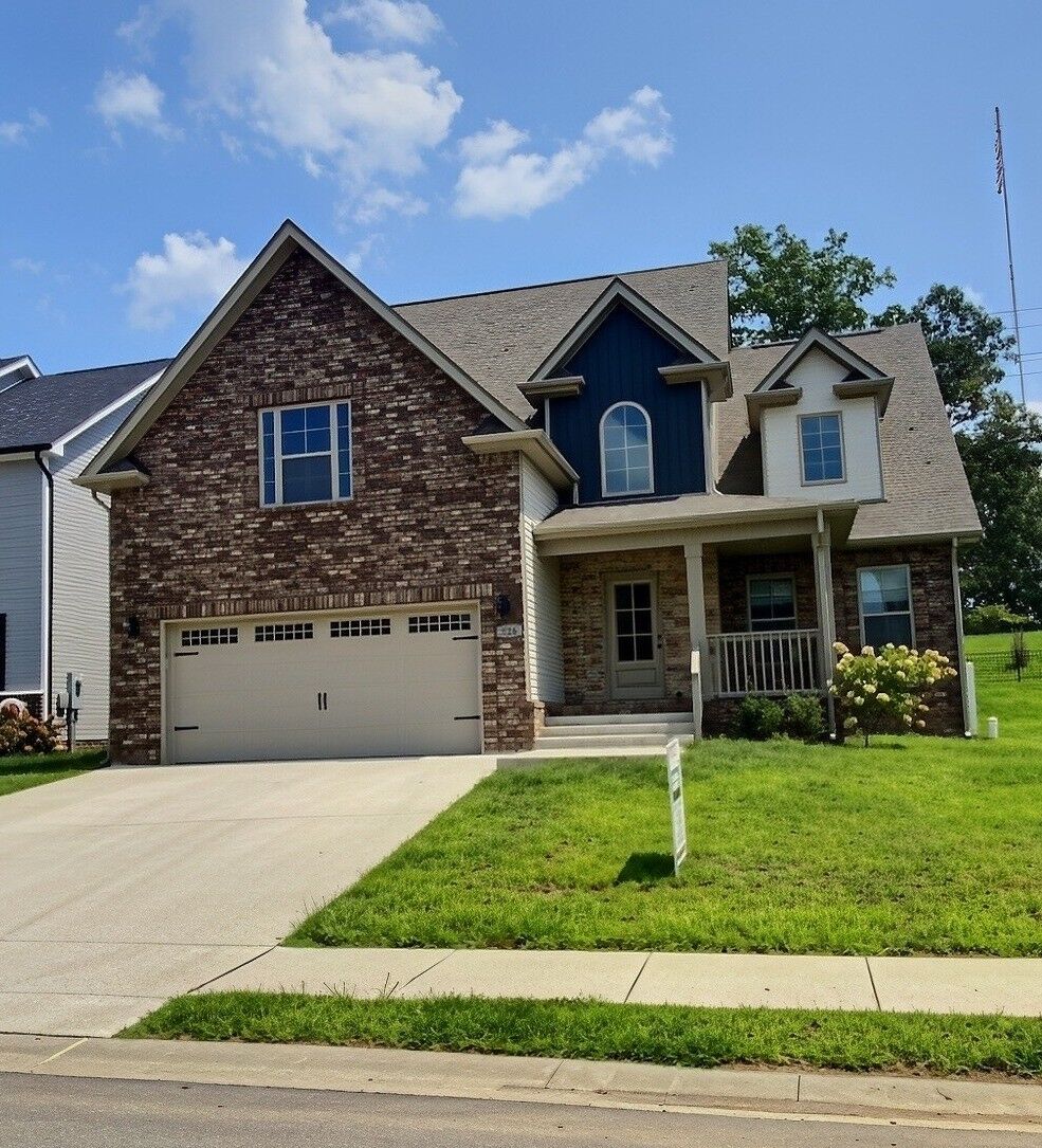 Property Photo:  826 Limestone Way  TN 37043 