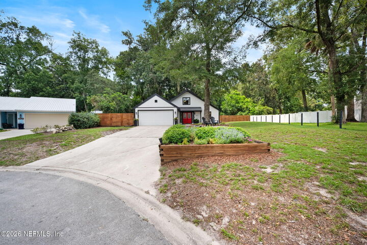 Property Photo: 4477 Carolyn Cove Lane N FL 32258