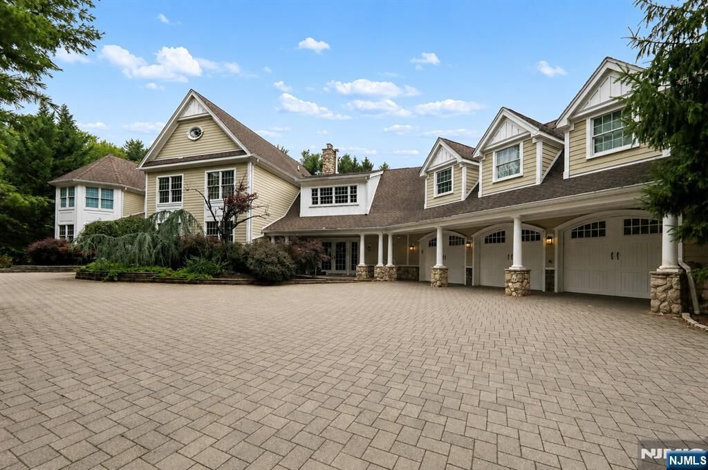 Property Photo: 122 Helen Court NJ 07417