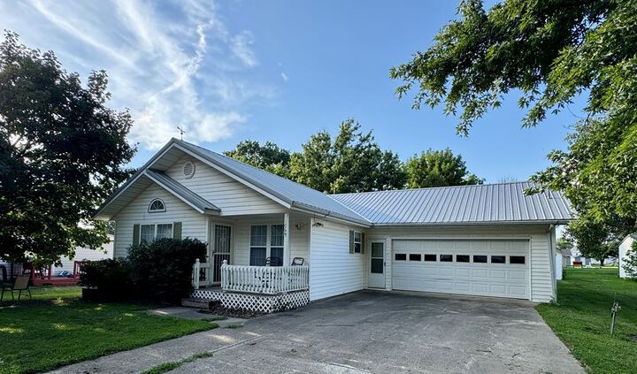 Property Photo: 106 E Fifth Street MO 63545