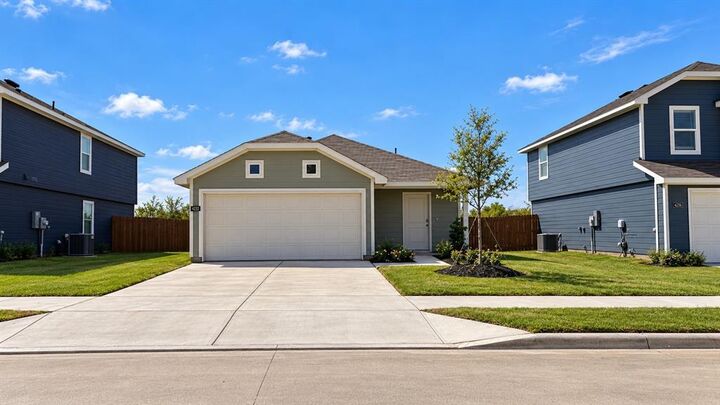 Property Photo:  4232 Sunny Branch Lane  TX 76036 