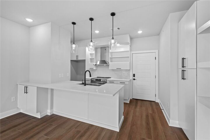 Property Photo:  3319 SE Mp Parkway 206  AR 72712 