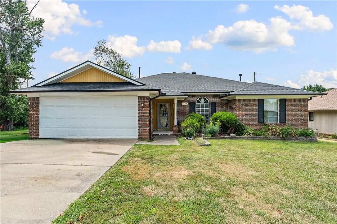 Property Photo:  1704 S 22nd Street  AR 72758 