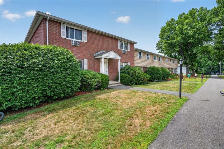 Property Photo:  54 Kingston Street 54  MA 01845 