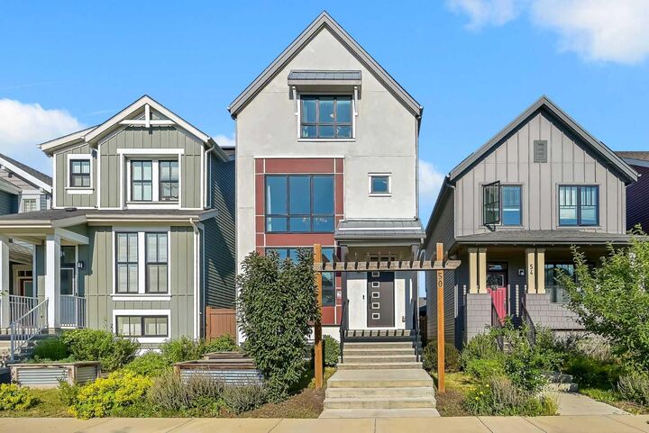Property Photo:  50 Lavender Road SE  AB T2S 0C4 